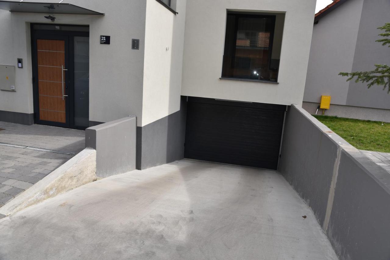 4-Star Zagreb Penthouse Apartment Екстериор снимка